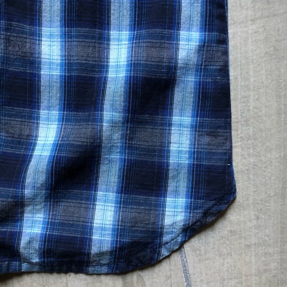 Sean John collection plaid collared button down in blue. Size L - Picture 4 of 7